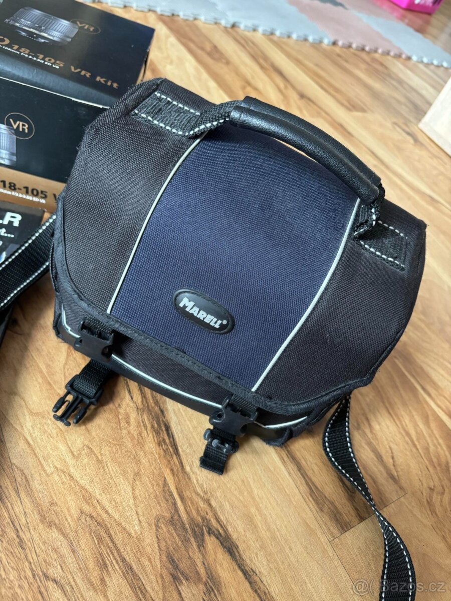 Zrcadlovka Nikon D3200 tělo + objektiv 18-105 mm + brašna - 6