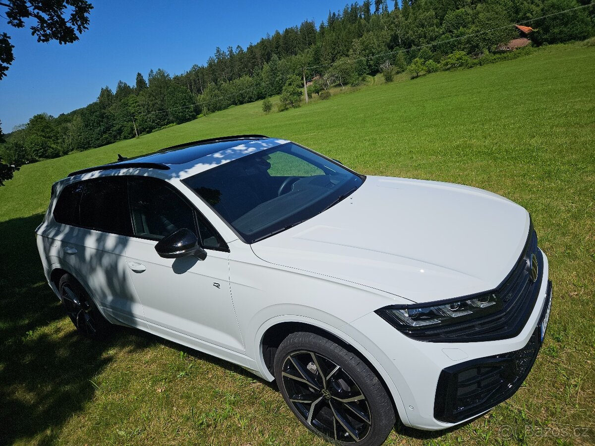VW TOUAREG R-line 2025 - MAXIMÁLNÍ VÝBAVA - 5 let záruka - 6