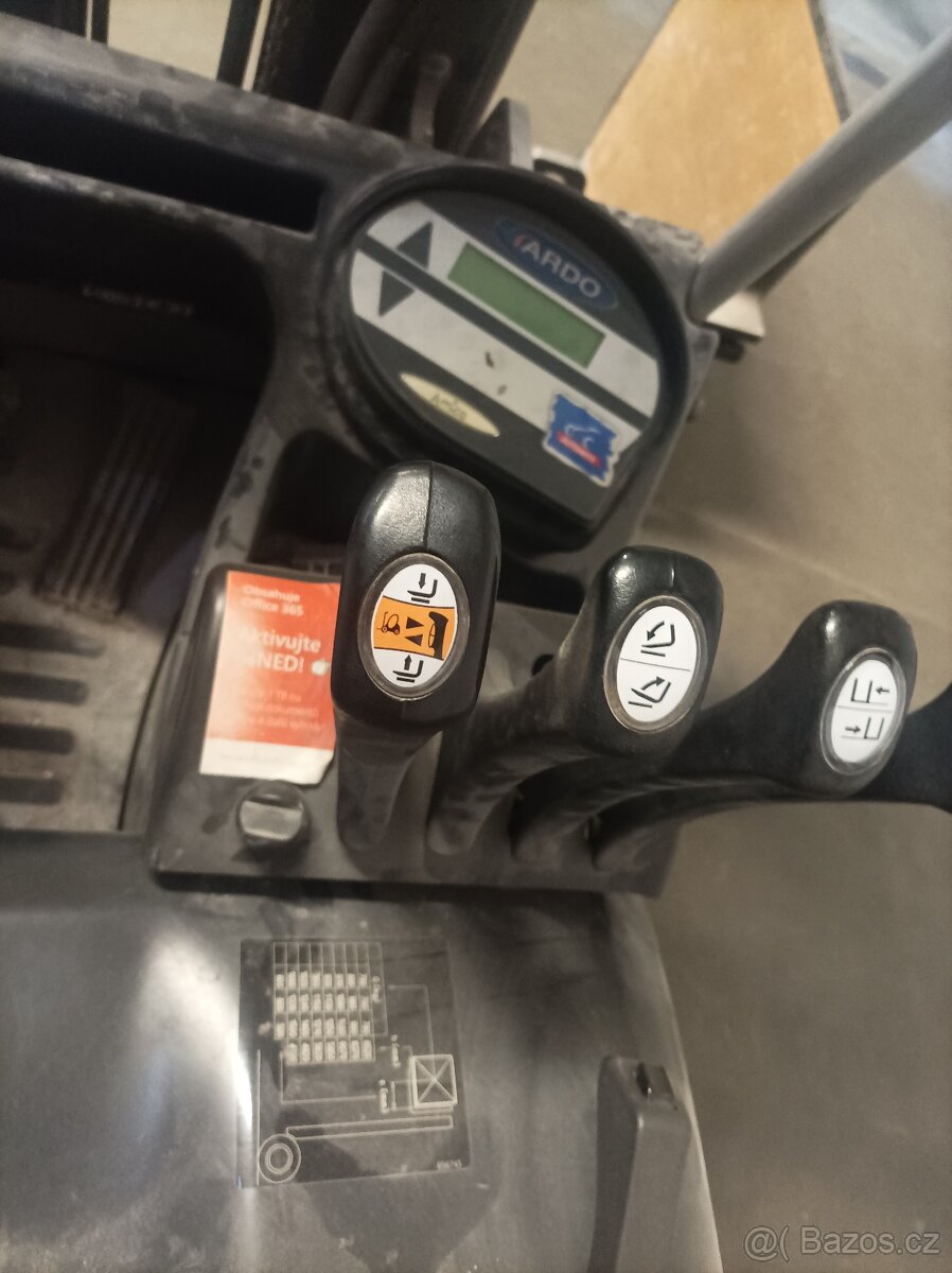 Vysokozdvižný vozík Still s vidlice a bočni posuv - 6