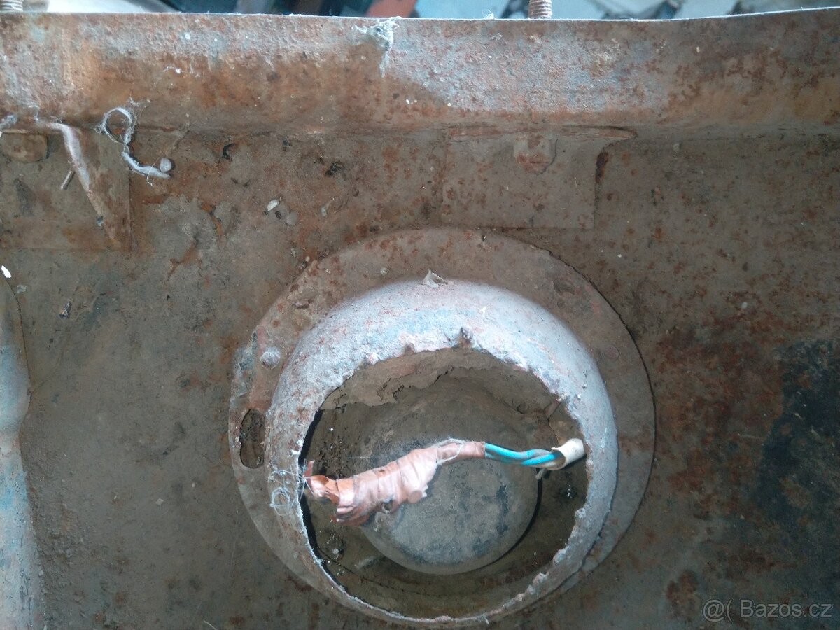 Tatra 148 přední blatníky - 6