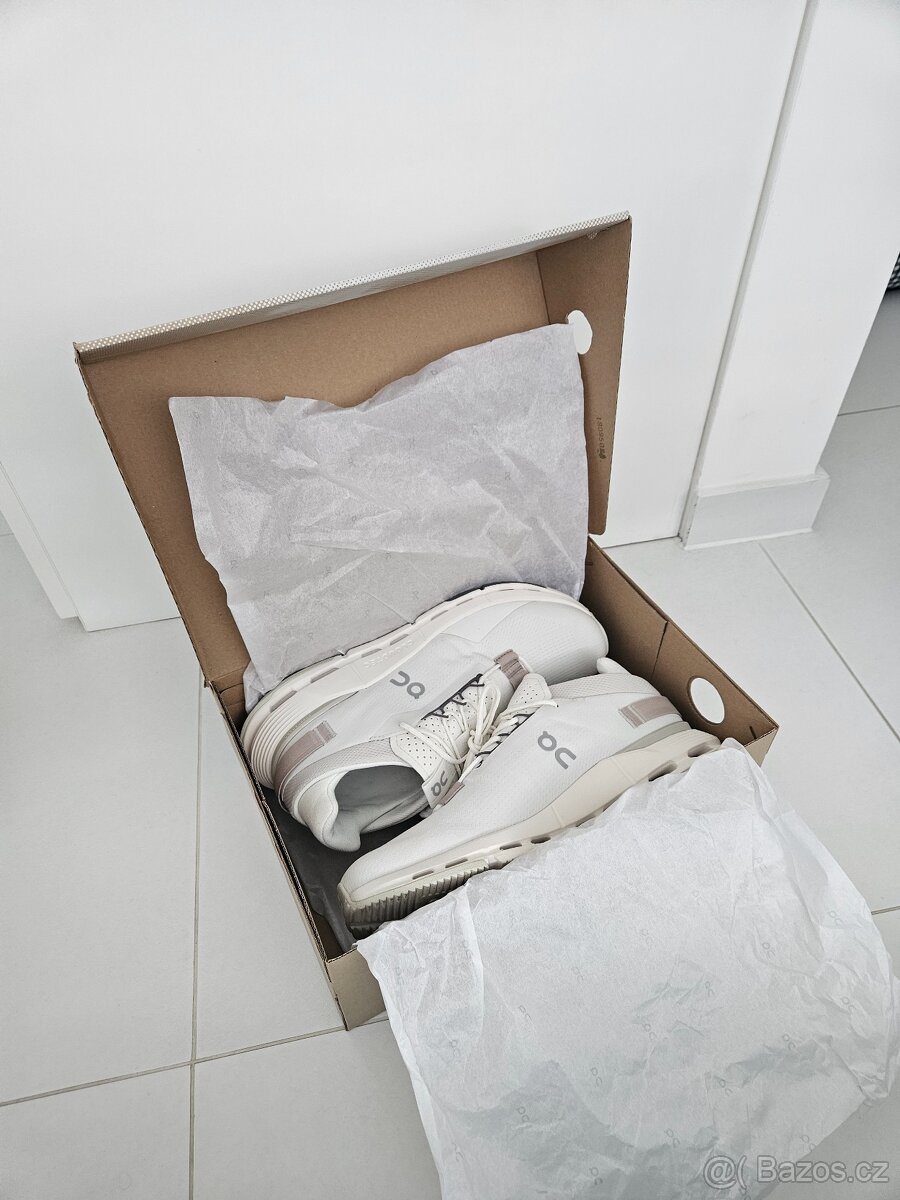 On M Cloudnova 2 - 6