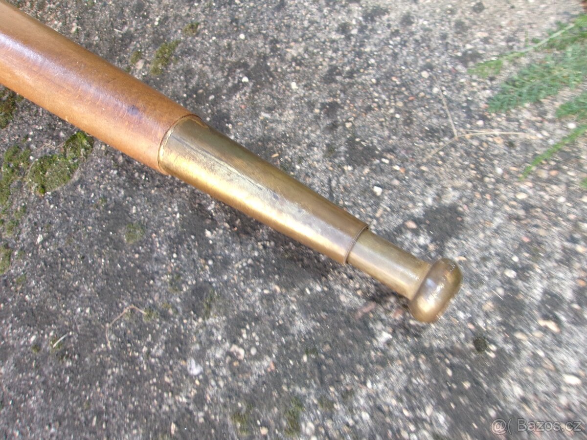 starý peřinák a stůl - 6