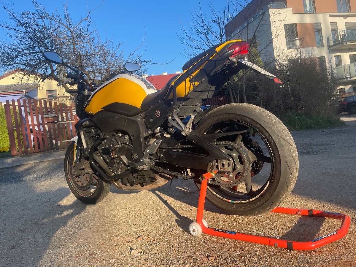 Yamaha FZ1n Laguna Seca - 6