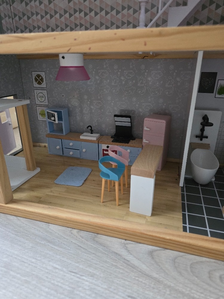 Dřevěný domeček pro panenky - 6