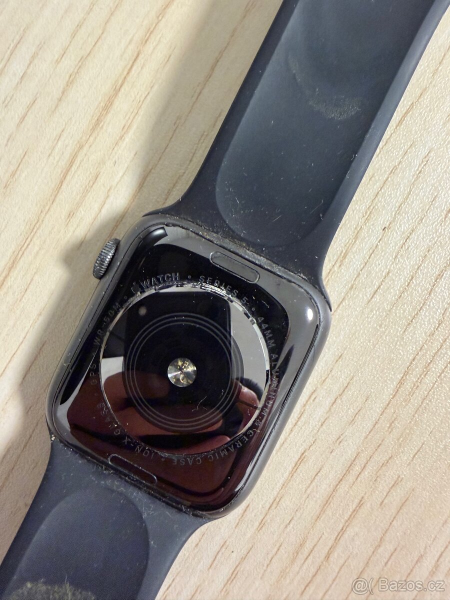 Prodám iPhone 12 pro max. Watch 5 series 45mm - 6