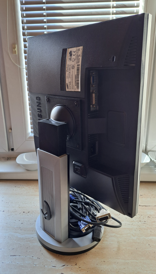 LCD monitor Samsung SyncMaster 910T - 6