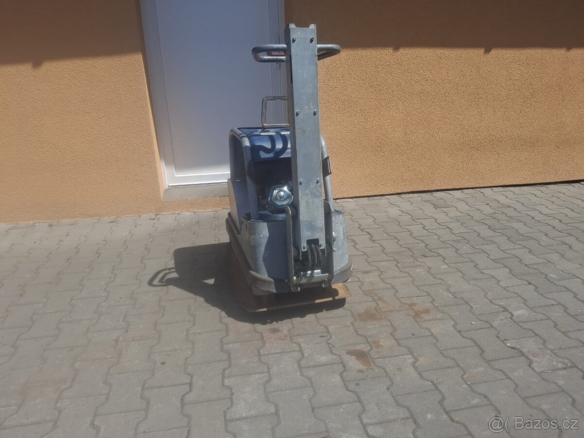 Vibrační deska Swepac FB225 30kN - 6