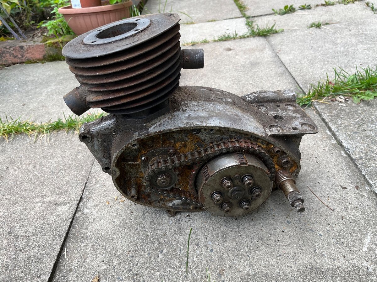 Motor ČZ 125 t - 6