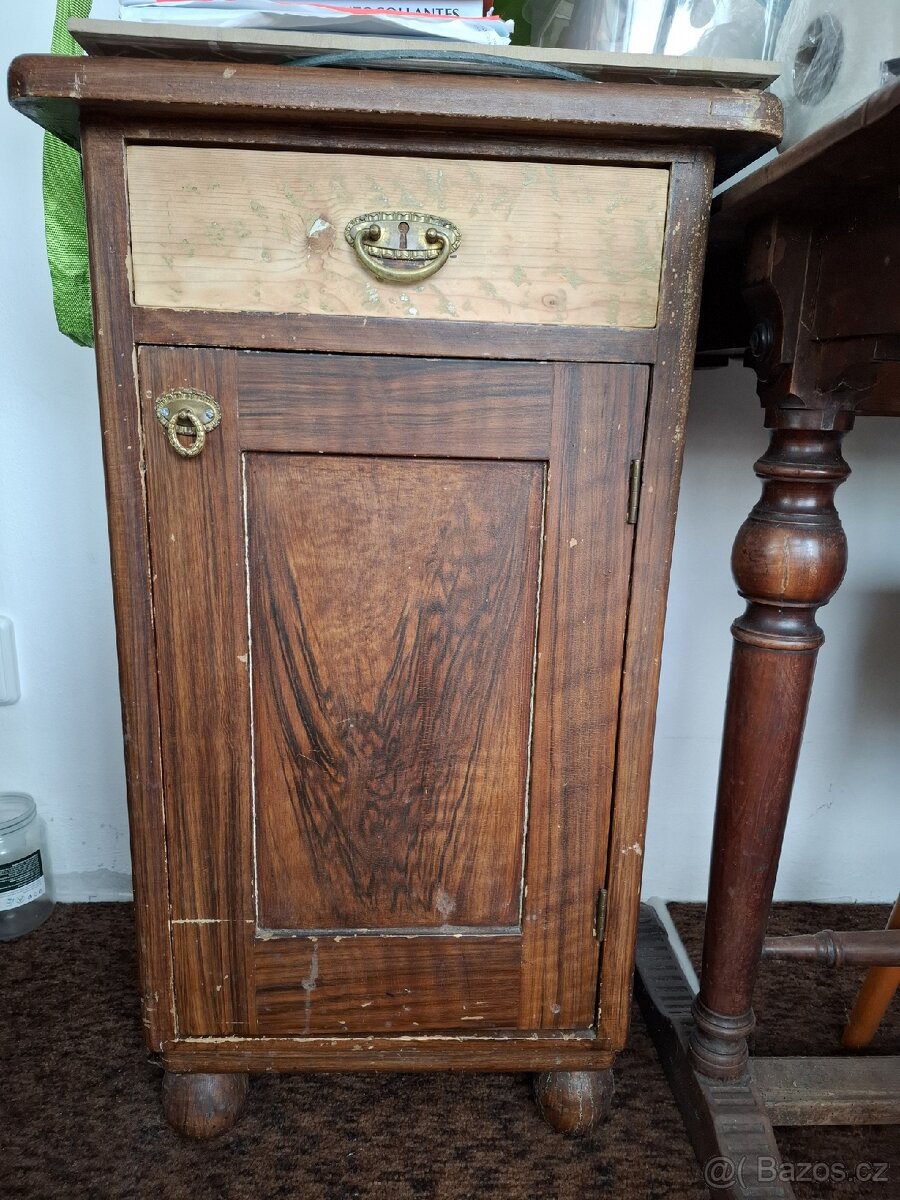 Starý dřevěný nábytek - 6