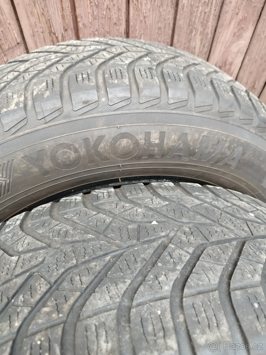 Yokohama BluEarth Winter 215/60 R16 - 6
