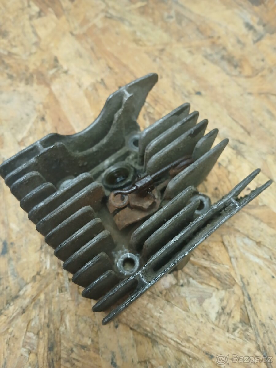 Babetta 207 hlava válce s dekompresorem - 6