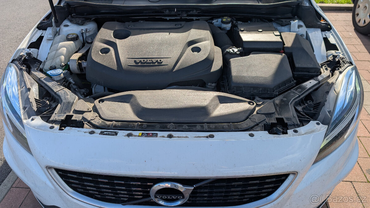 Volvo V40 D3 R-design - 6