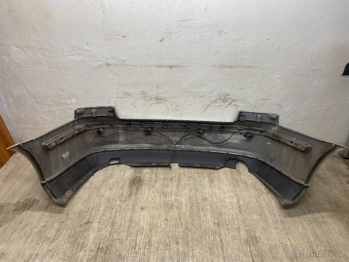 ŠKODA OCTAVIA 2 04-08 - ZADNÍ NÁRAZNÍK S PARK. SENZORY 9102 - 6