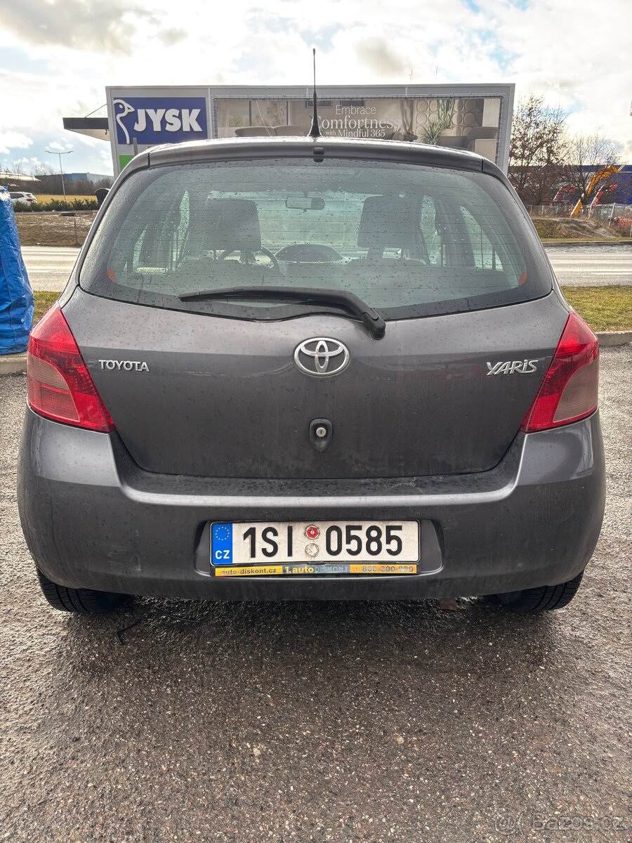 Toyota Yaris 1.3 Benzin - 6