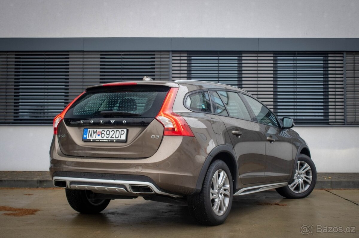 VOLVO V60 Cross Country 2.0L 110kW MT/6 2017 - 6