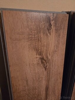 Plovoucí podlaha a lišty - 6