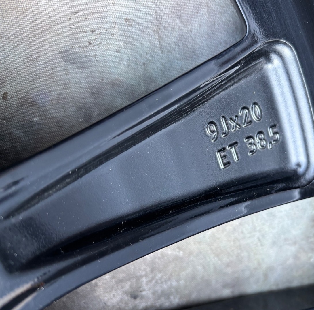 Letní sada Volvo XC90 275/45R20 110V - 6