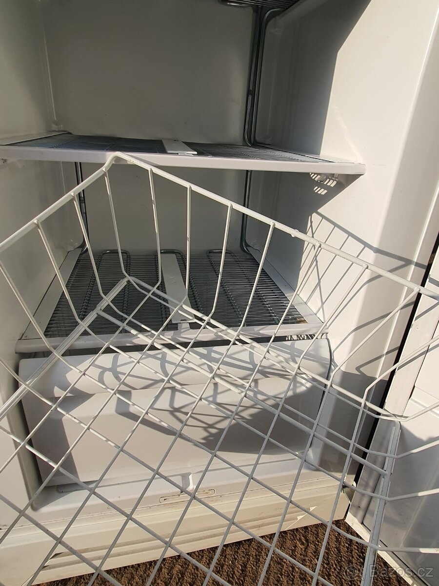 velký 200 litrů moderní mrazák třída A+ - 6