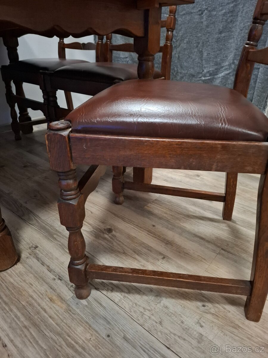 Jídelní stůl s židlemi - 6