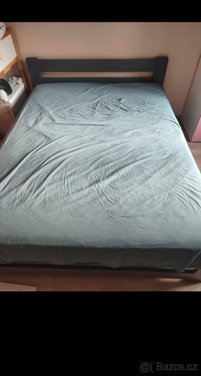 Rám postele z masivního dřeva 160x200 v grafitové barvě - 6