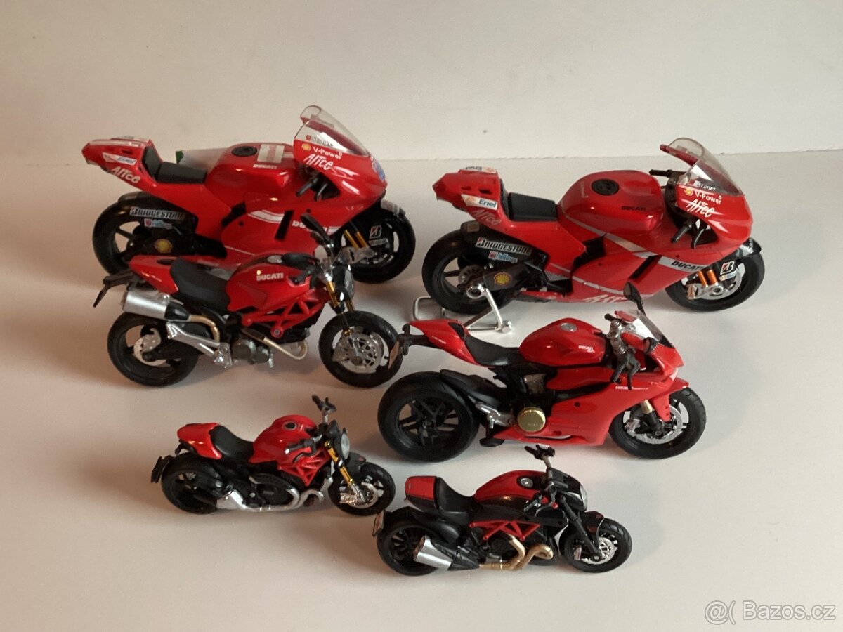 Set motorek Ducati - 6