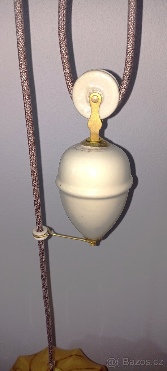 Různé typy stahovacích lustrů s velkým výběrem stínítek - 6