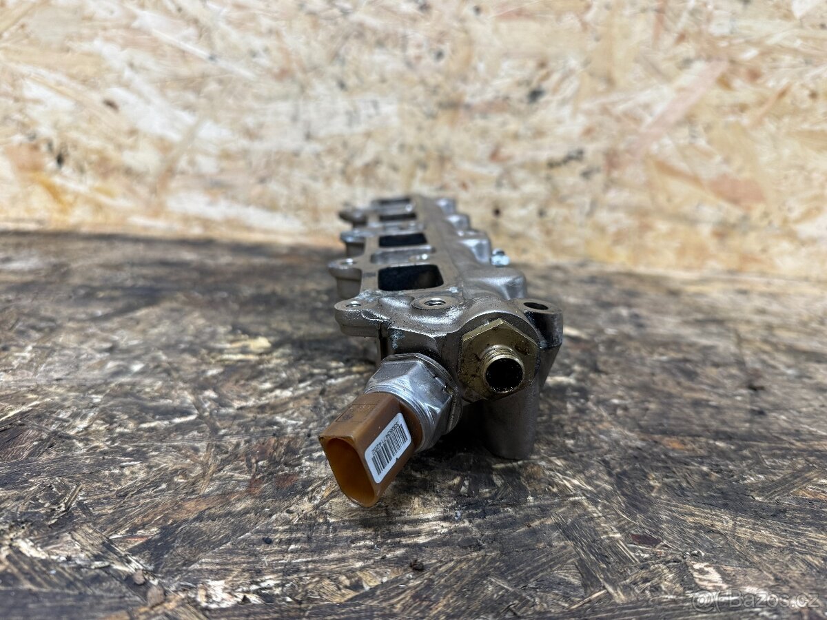 VSTŘIKOVACÍ LIŠTA 1.4 TSI 92KW CAXC - 6