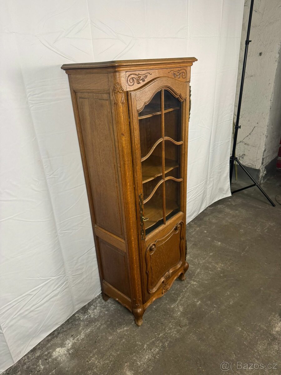 Úzká skříňka / vitrína (136024) - 6