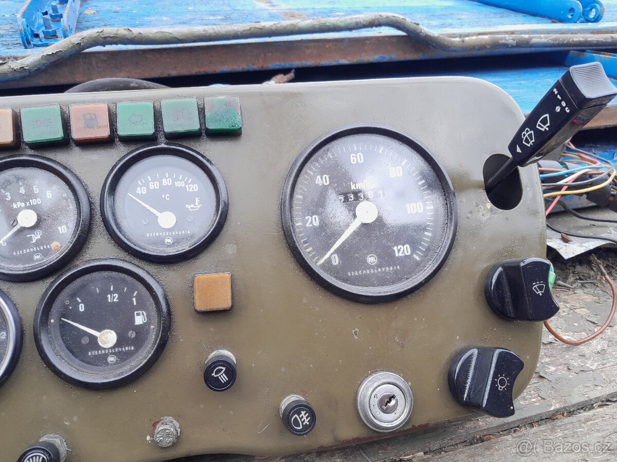 Palubní desku v3s M2 - 6