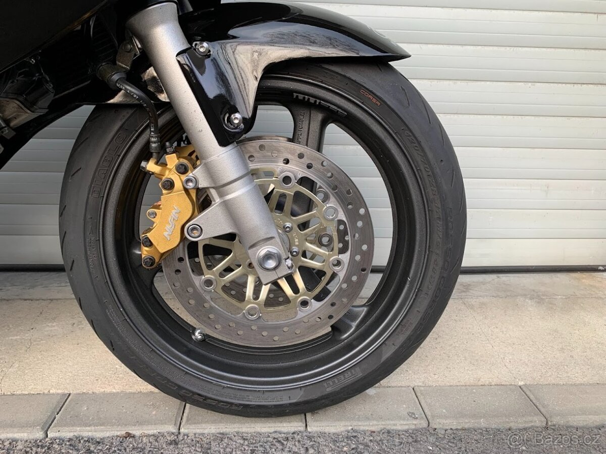 Honda VTR 1000F FireStorm - 6