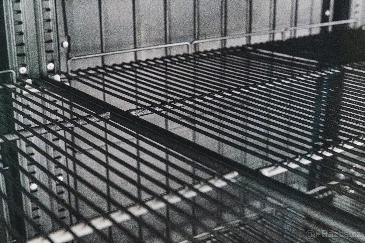 Mrazící vitrína KT 2m 080/205 - 6