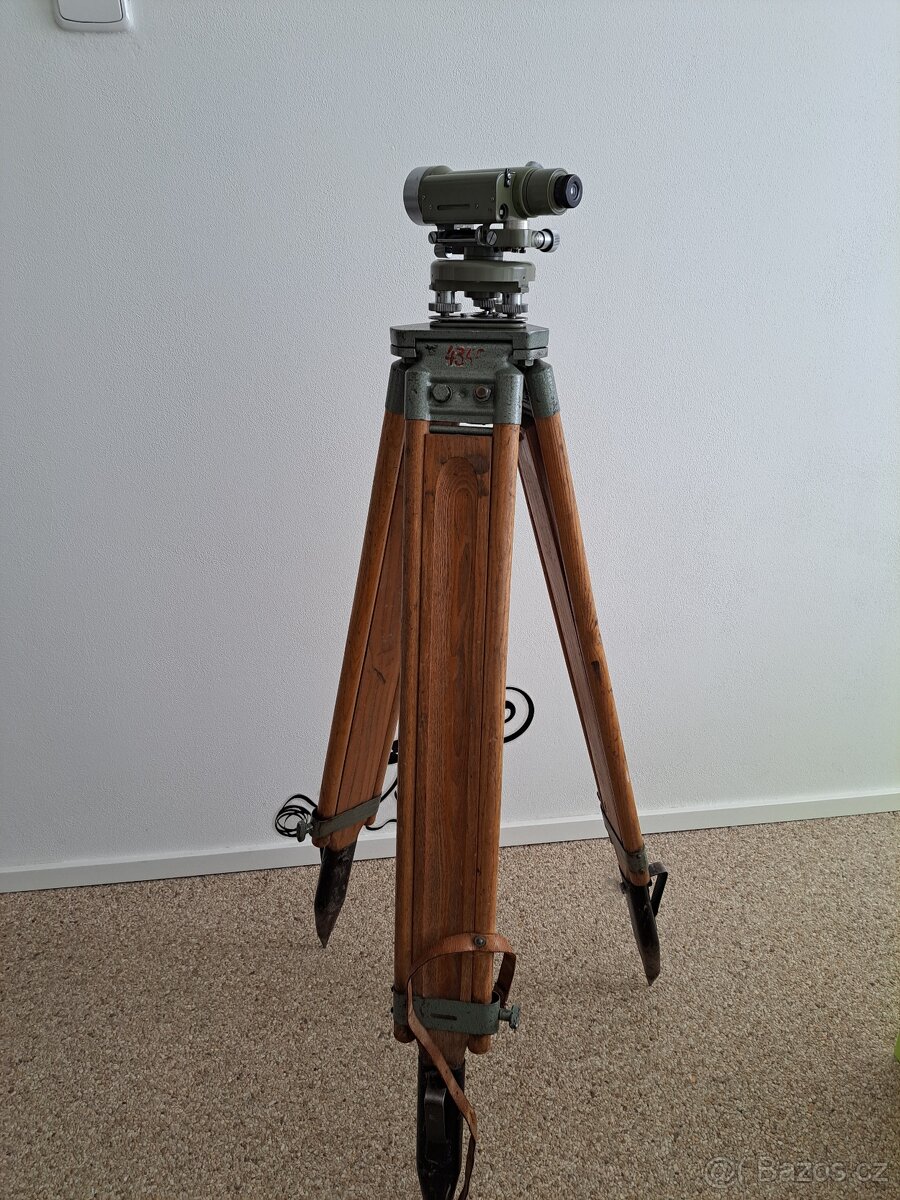 NIVELAČNÍ PŘÍSTROJ Meopta - 6