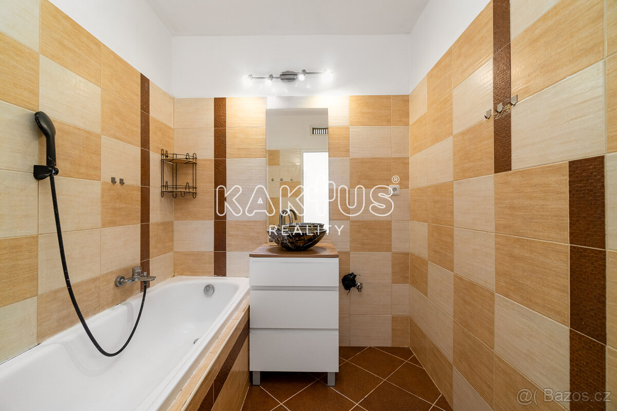 Prodej dr. bytu 3+1, ulice Gen. Janka, Mariánské hory - 6