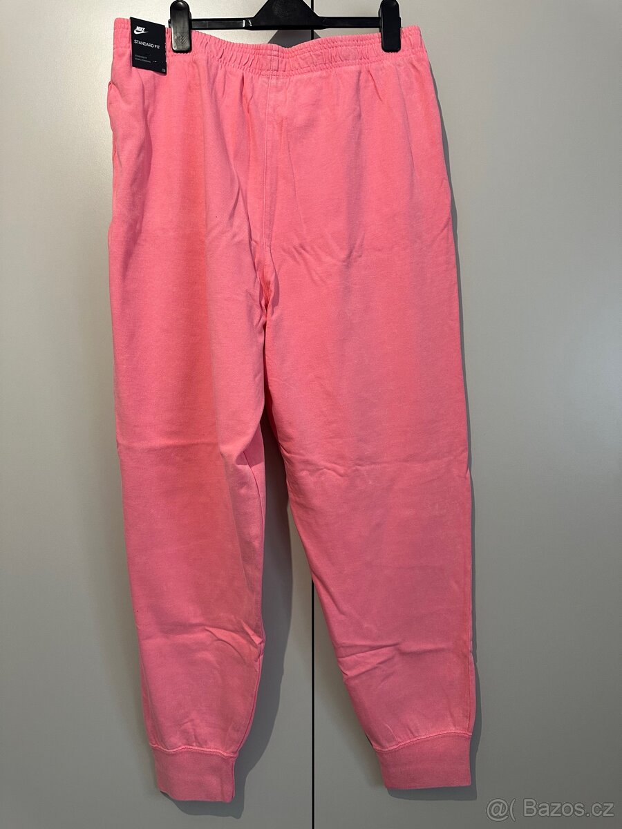 Růžové Nike tepláky - 6
