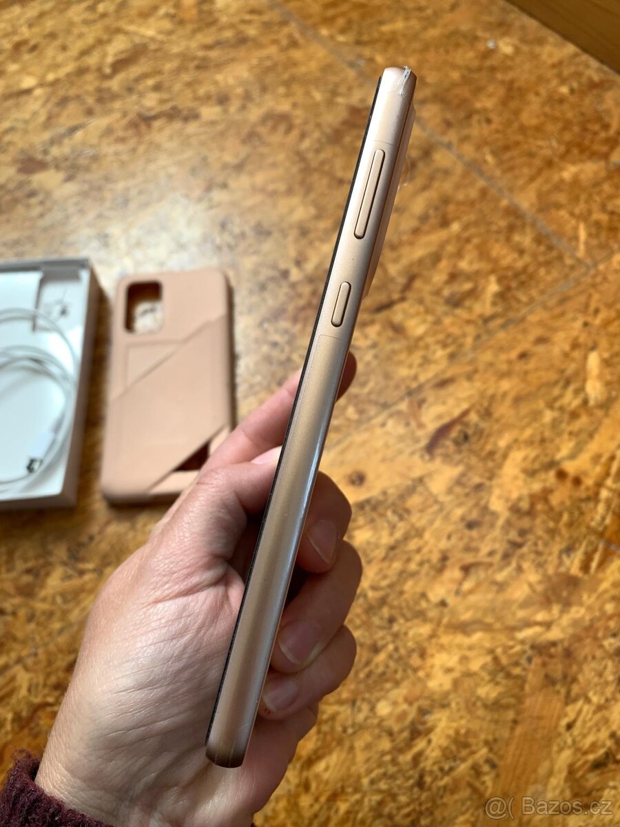 Samsung Galaxy A33 5G – oranžový, TOP stav
- 6