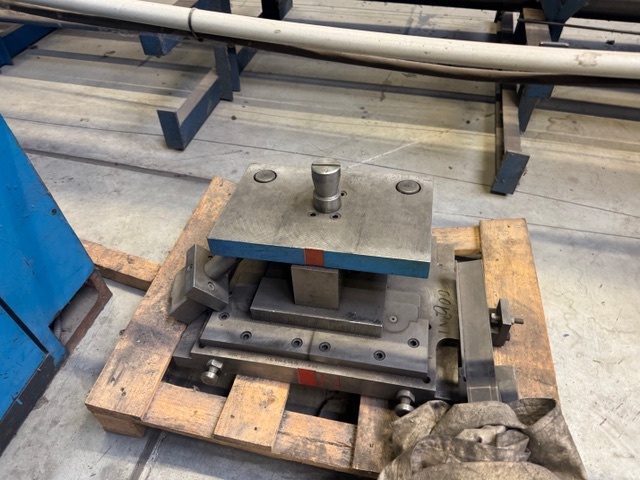 Excentrický lis Šmeral Trnava LEN 100 P - 6