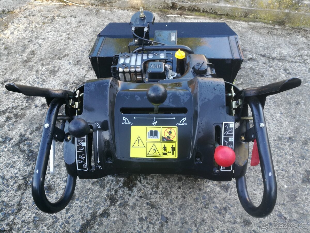 Sněžná fréza + zametací kartáč - 6