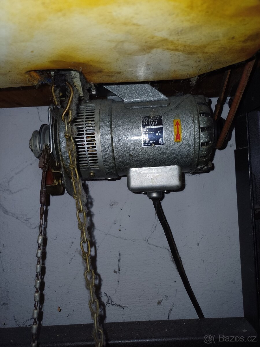 PRODÁM FUNKČNÍ ŠICÍ STROJ - 6