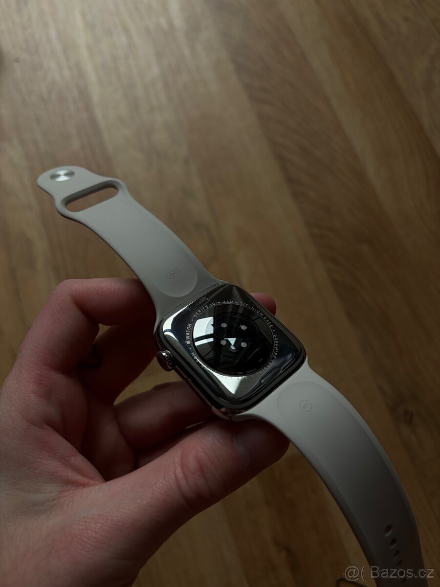 Apple Watch 10 46mm Titan + Safír + Cellular - 6