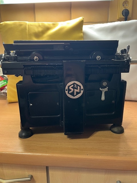 Prodám starý psací stroj Naumann IDEAL,plně funkční - 6