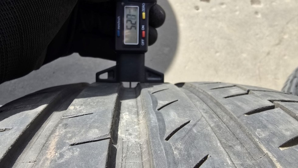 Letní pneu 235/45/18 Continental - 6