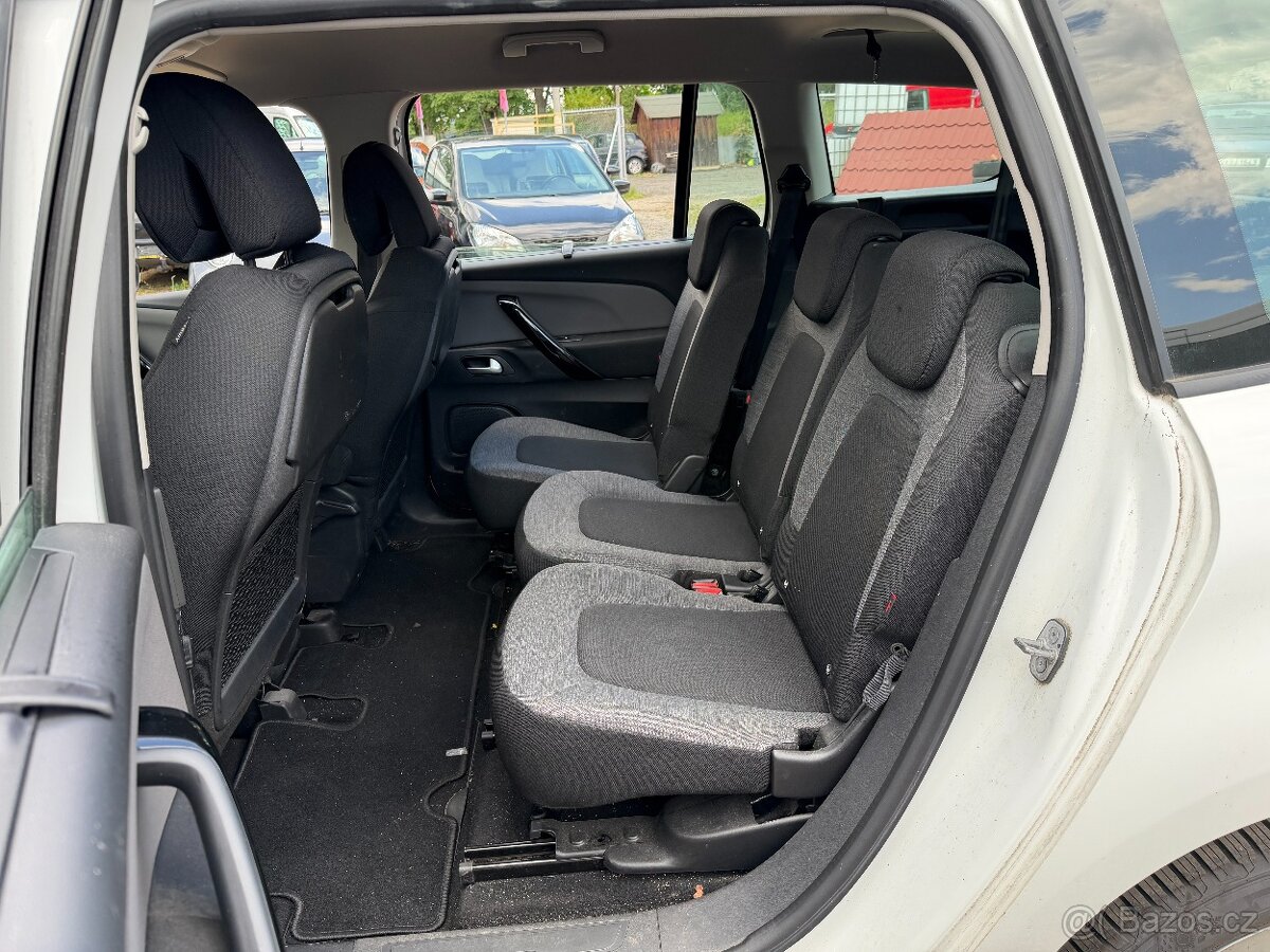 Citroen C4 Picasso 7 míst - 6