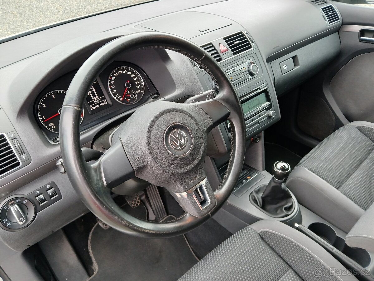 TOURAN,2.0TDI,103KW,VÝHŘEV,DIGI,PARKASIST,TZ,SERVIS JEN VW - 6