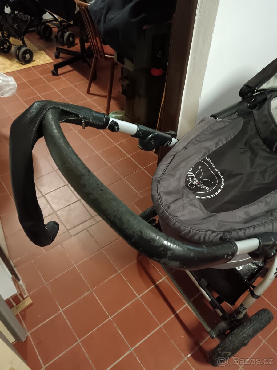 Zachovalý kočárek - 6