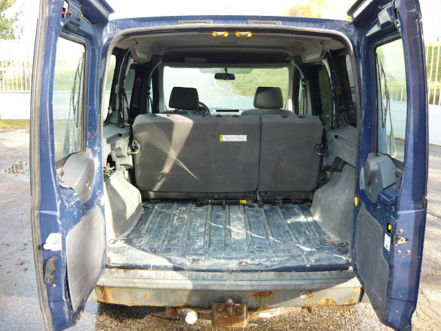 FORD TOURNEO CONNECT 1.8 TDCI 5 MÍST - 6