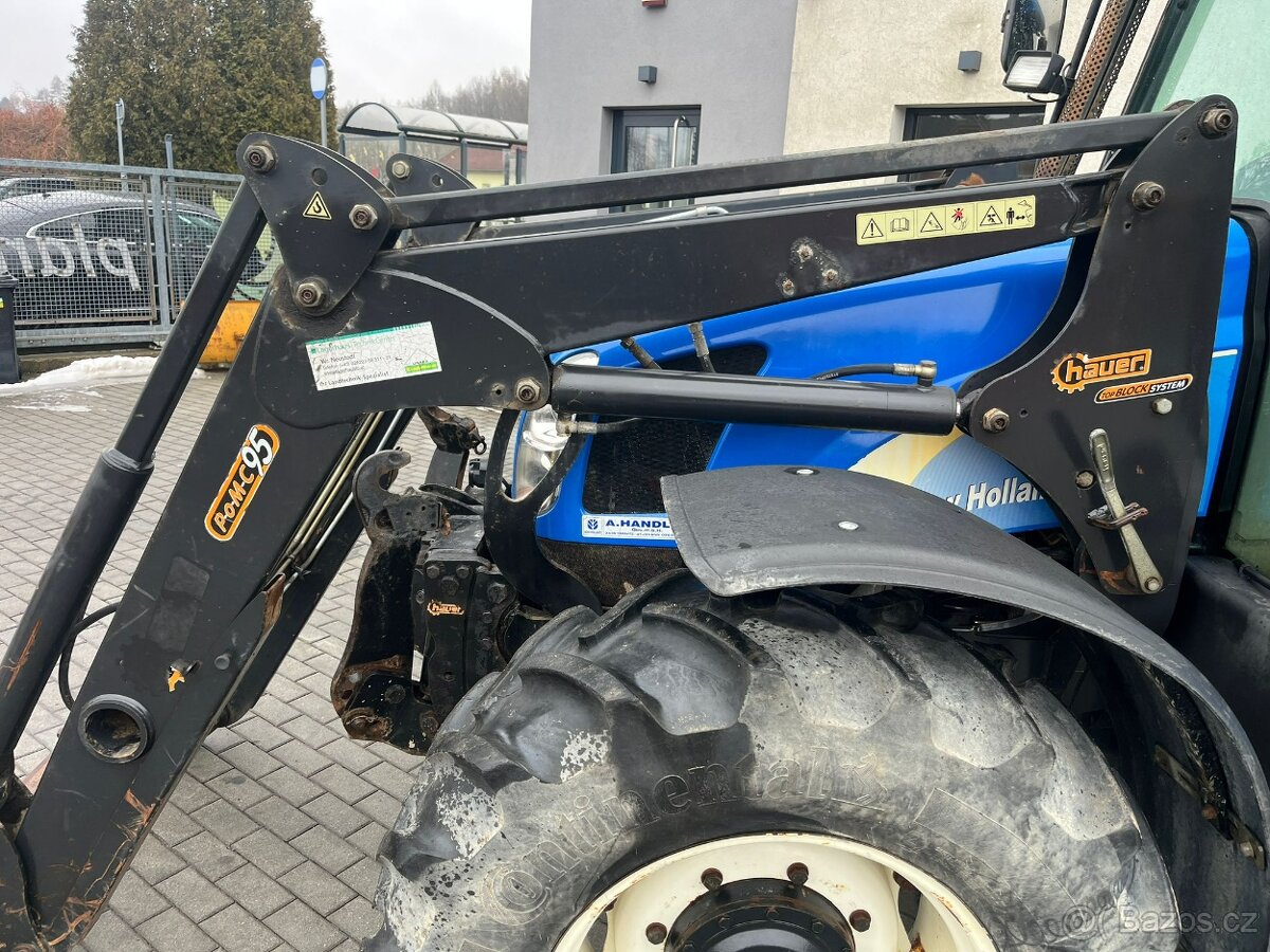 Traktor NEW HOLLAND TL 8O A - 6