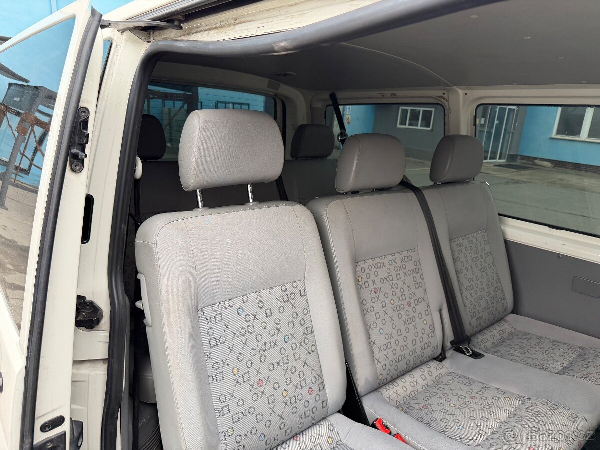 VW Transporter T5 9 MÍST - 6