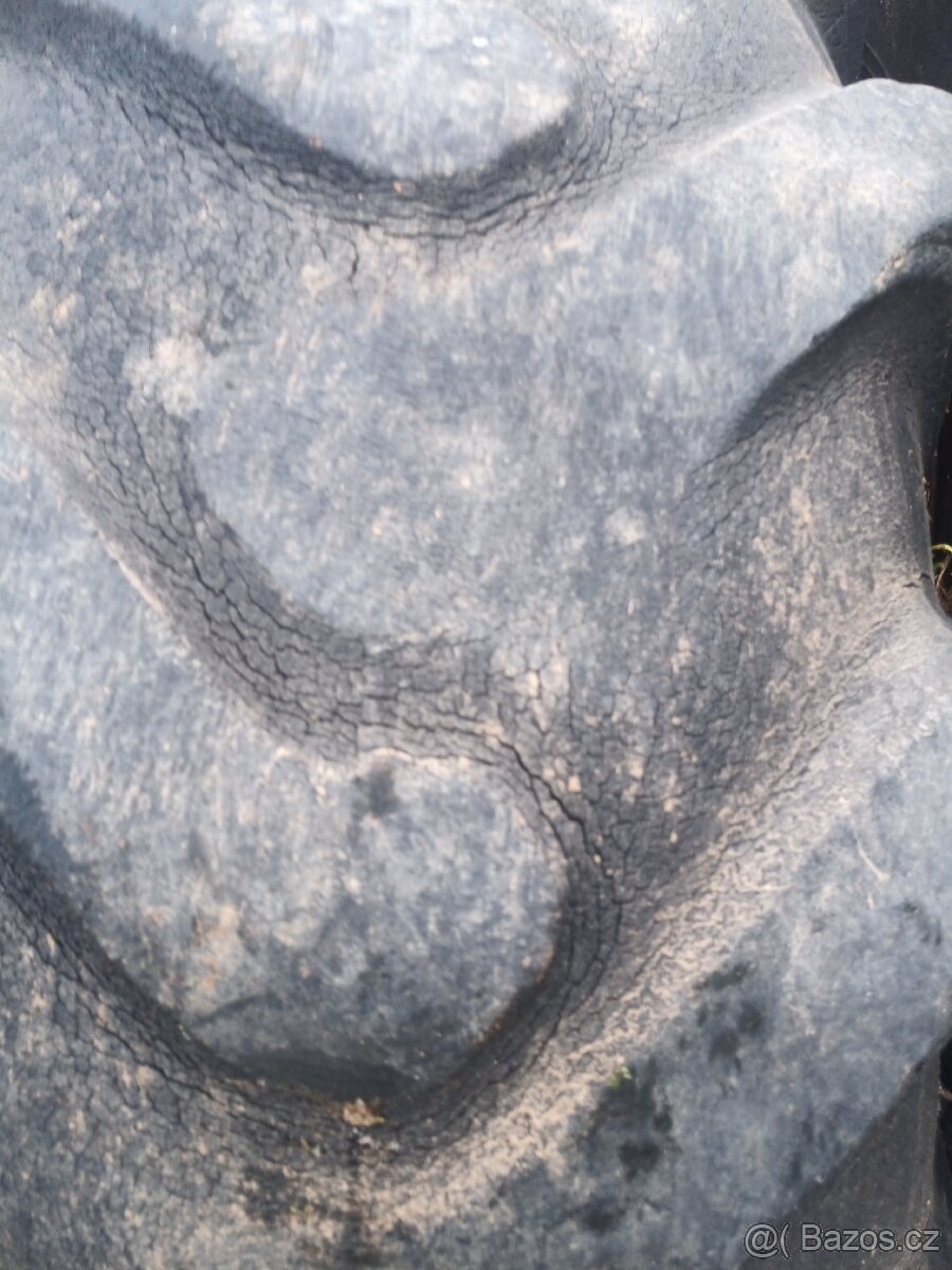 Zetor zadní kola 16,9-30 - 6