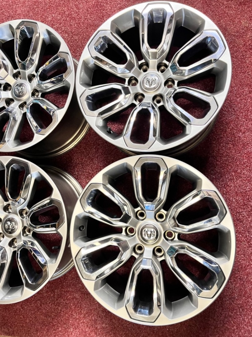 6x139.7 R20 Originál Dodge RAM 5.Generace - TOP STAV - 6
