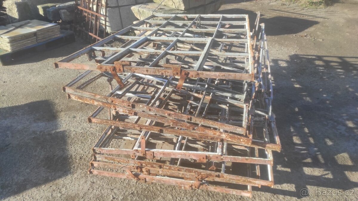 Stará železná okna, 50 ks-100x170cm, fabrické okno - 6